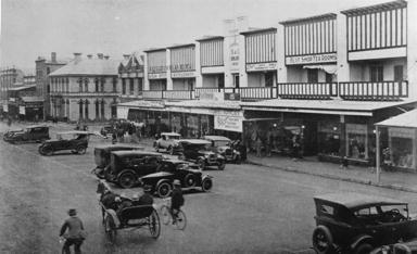 Cars and buggy 1927