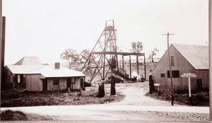 Wentworth main mine in operation baling water circa 1930s